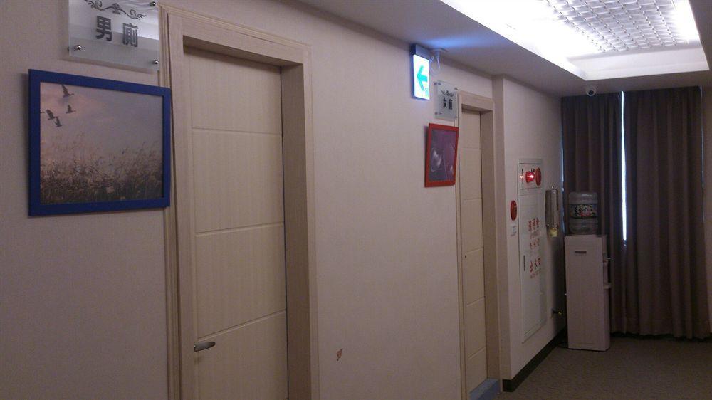 Shun-Yi Business Hotel Chiayi Exterior foto