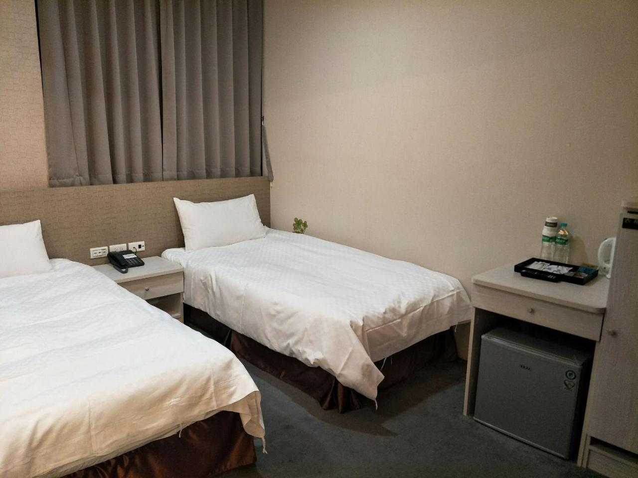 Shun-Yi Business Hotel Chiayi Exterior foto