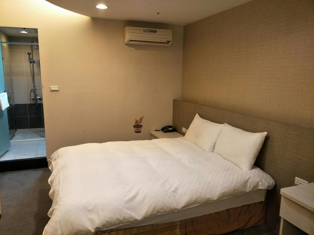 Shun-Yi Business Hotel Chiayi Exterior foto